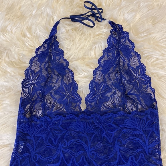 Blue Halter neck top - Picture 8 of 8